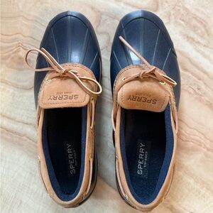 NWOT SPERRY WOMENS SYREN ONE EYE DUCK SHOES

SZ 8 

NO BOX-NEVER WORN 🤩